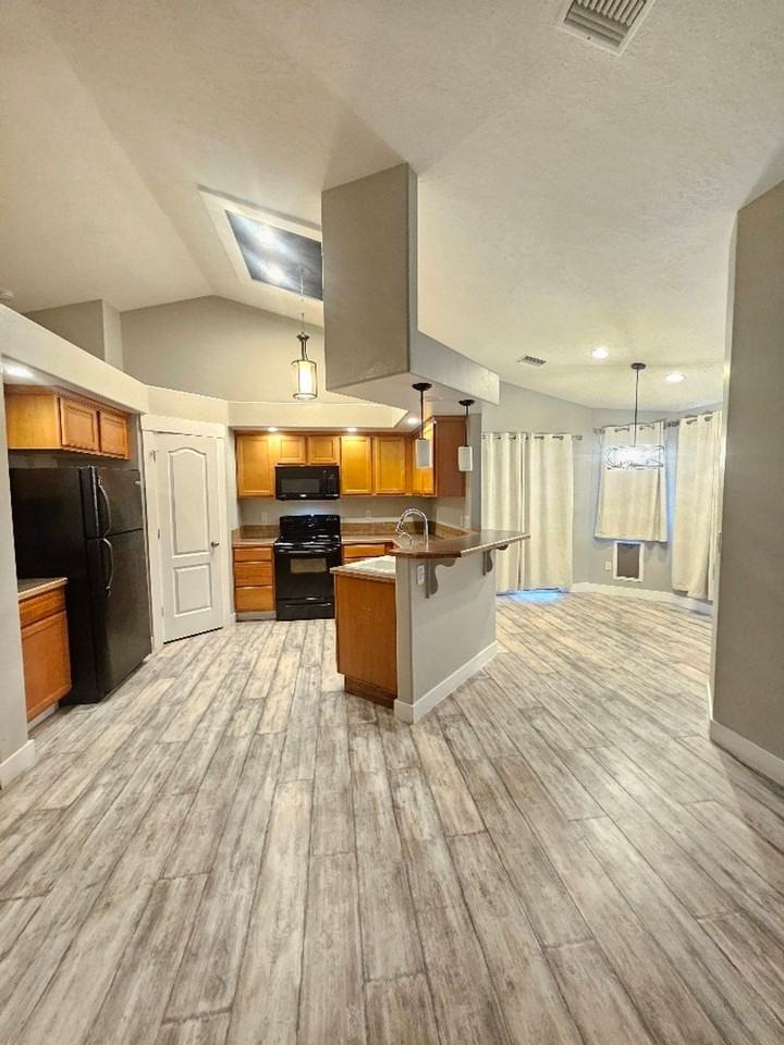 1635 W Havenwood Ave - Photo 3 of 9