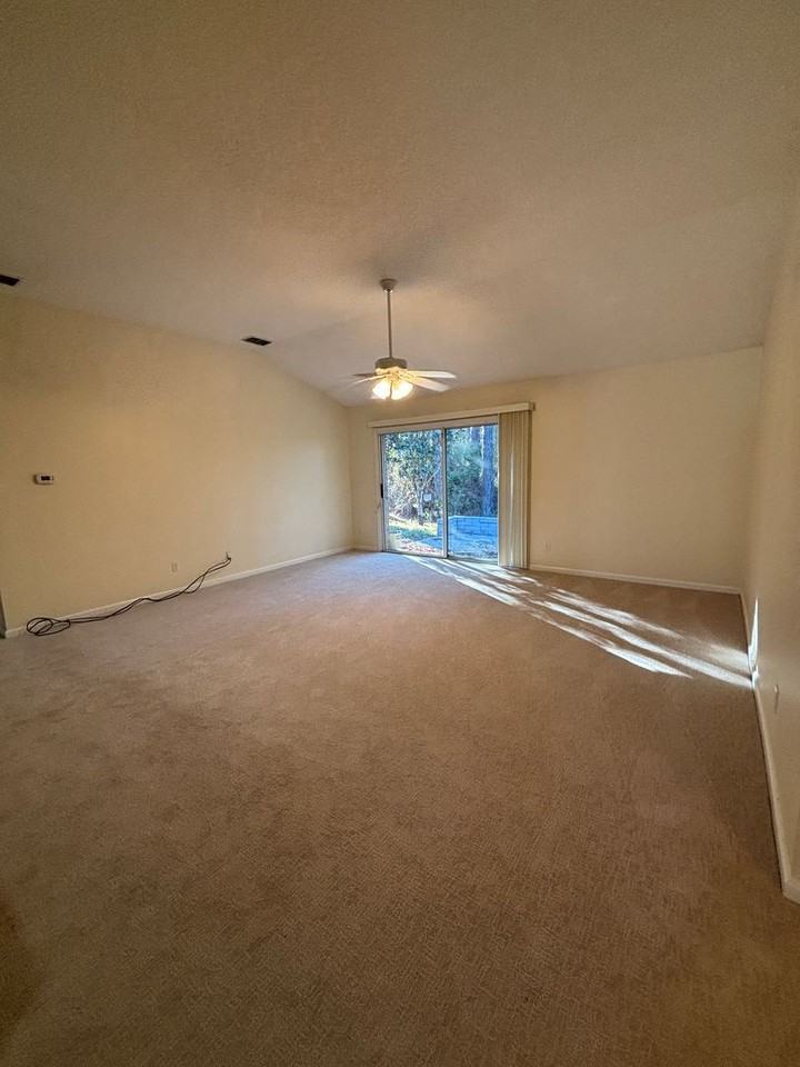 299 Johns Creek Pkwy - Photo 3 of 33