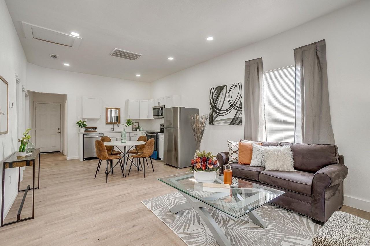 712 W Butler St - Photo 7 of 22