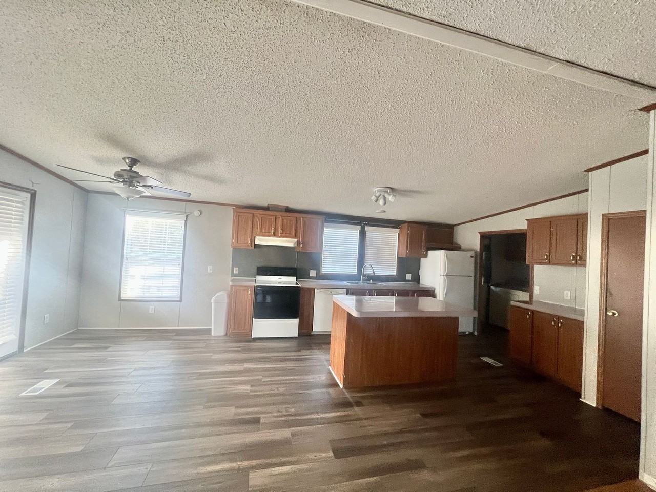 5216 Peden Point Rd - Photo 6 of 30