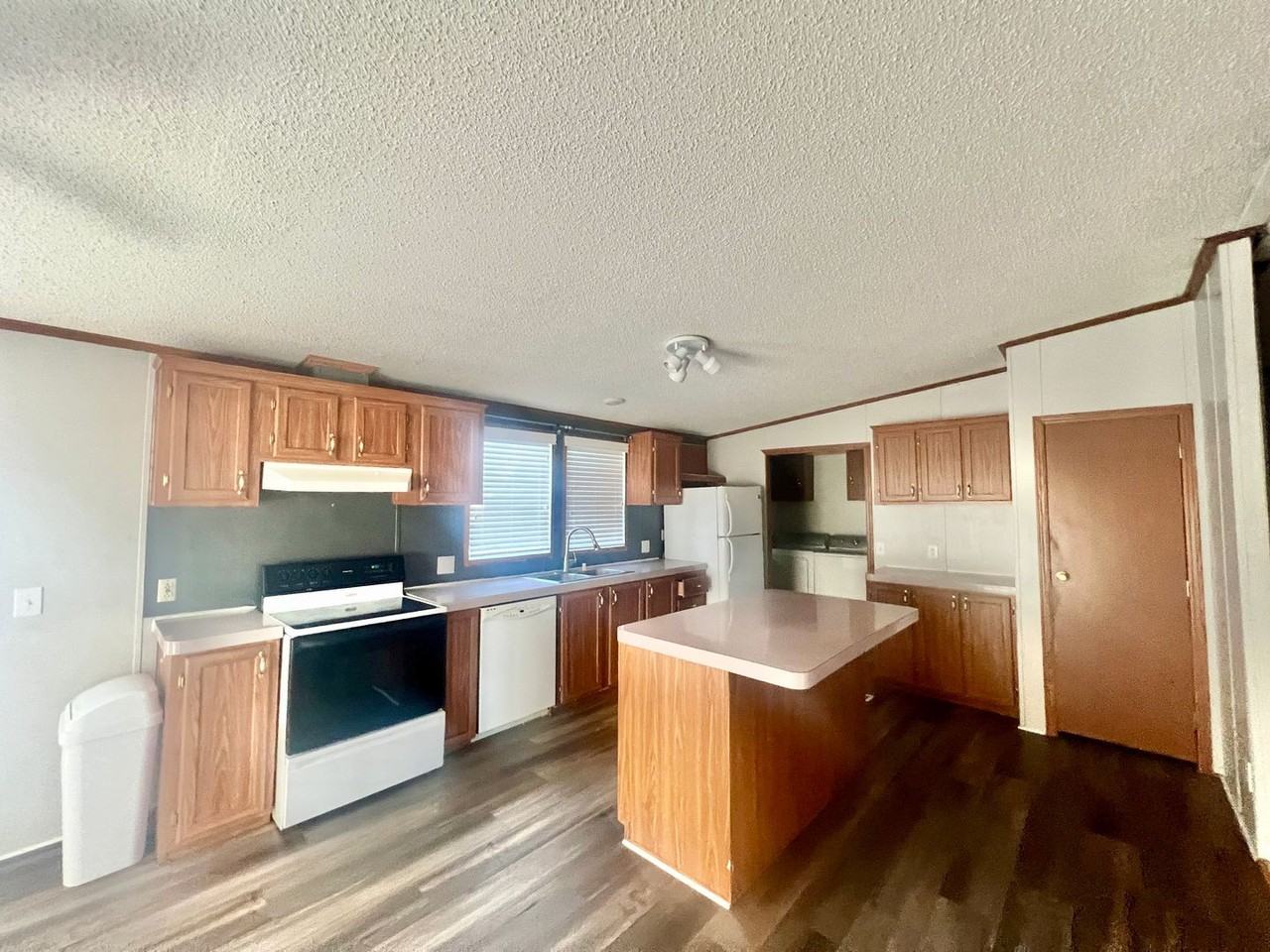 5216 Peden Point Rd - Photo 7 of 30