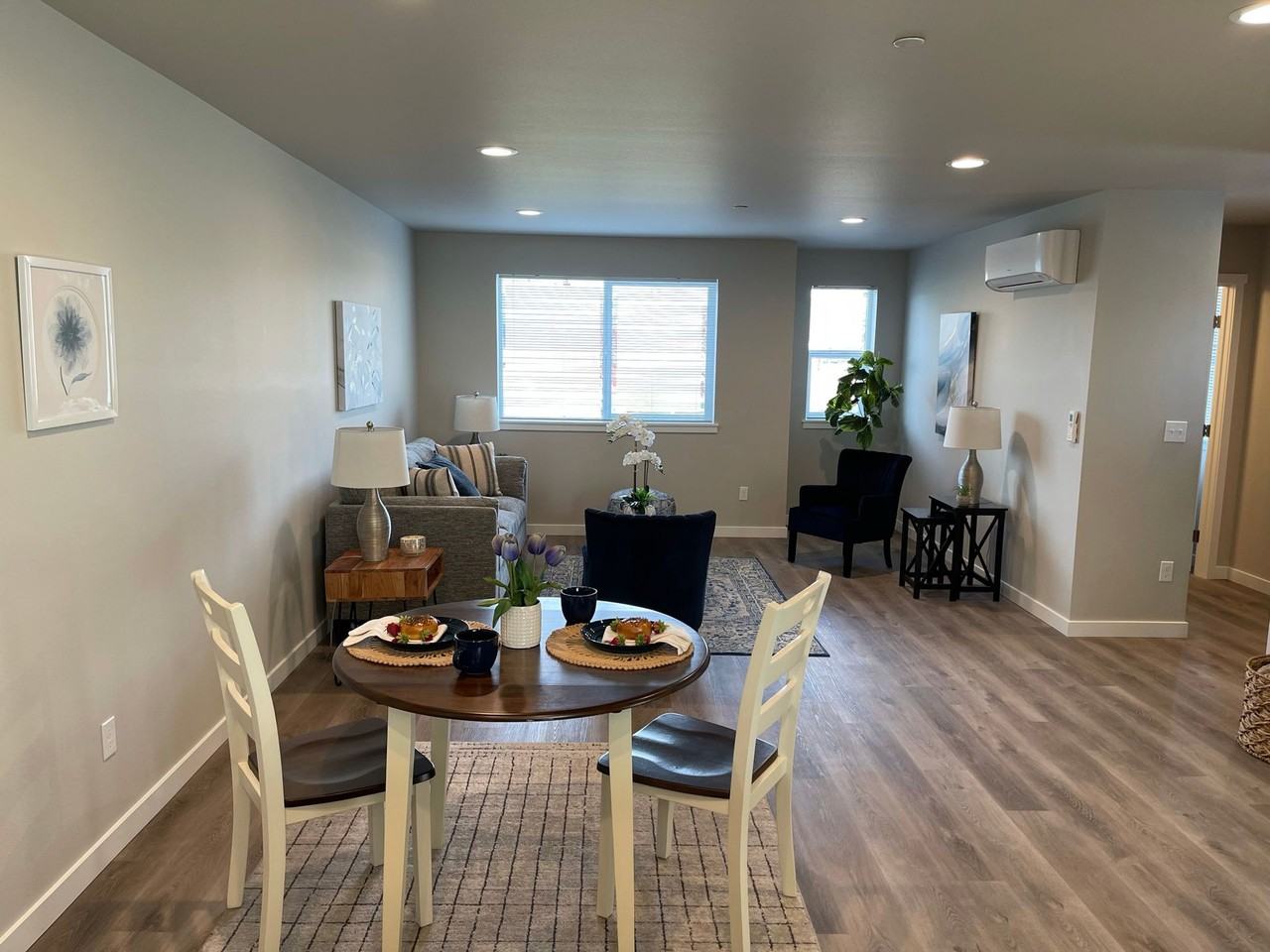 14601 1st Ave S - Photo 4 of 13