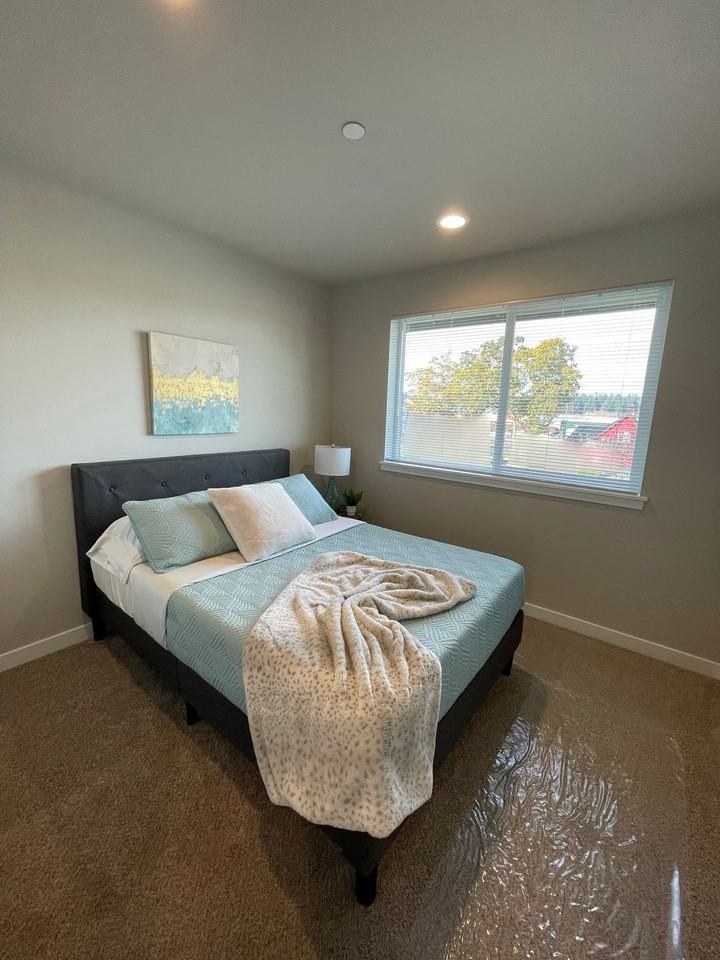 14601 1st Ave S - Photo 7 of 13