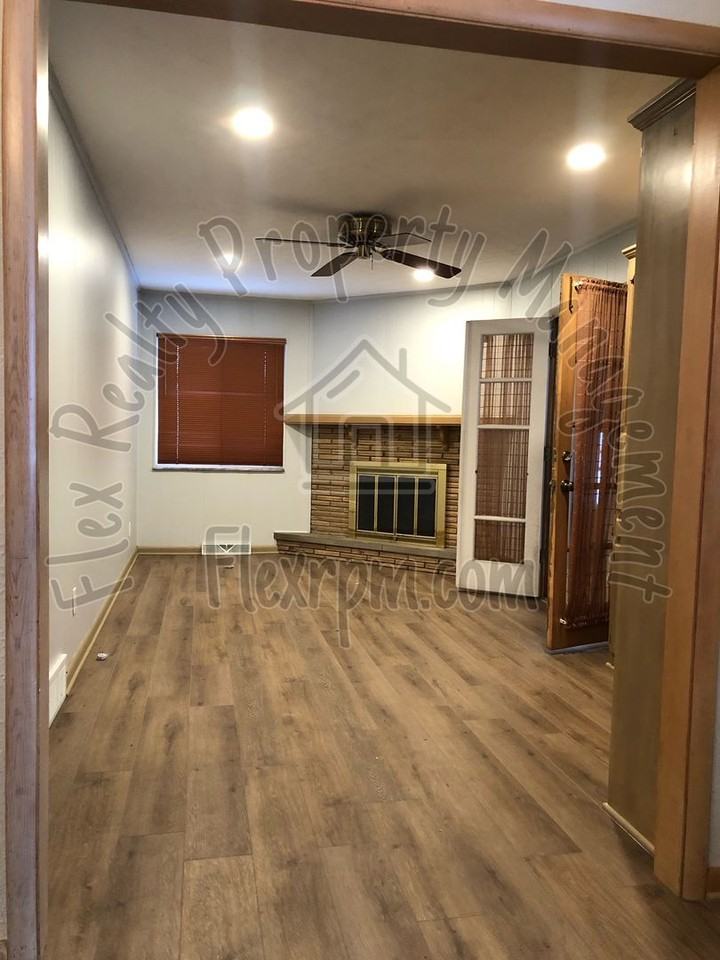 4155 Cypress Ave - Photo 3 of 13