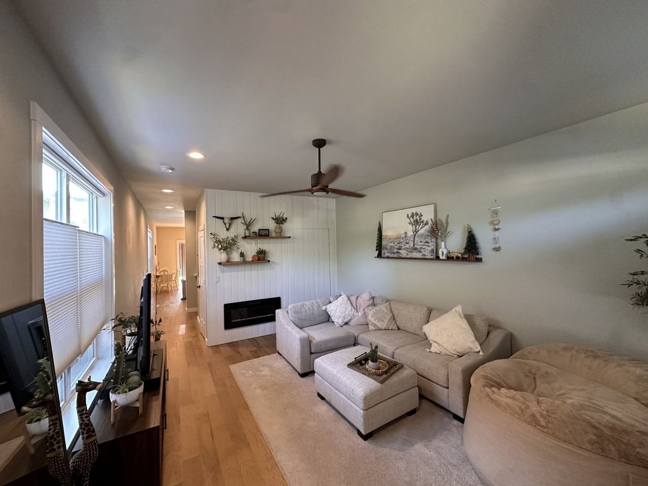 5251 Ne 32nd Pl - Photo 2 of 11