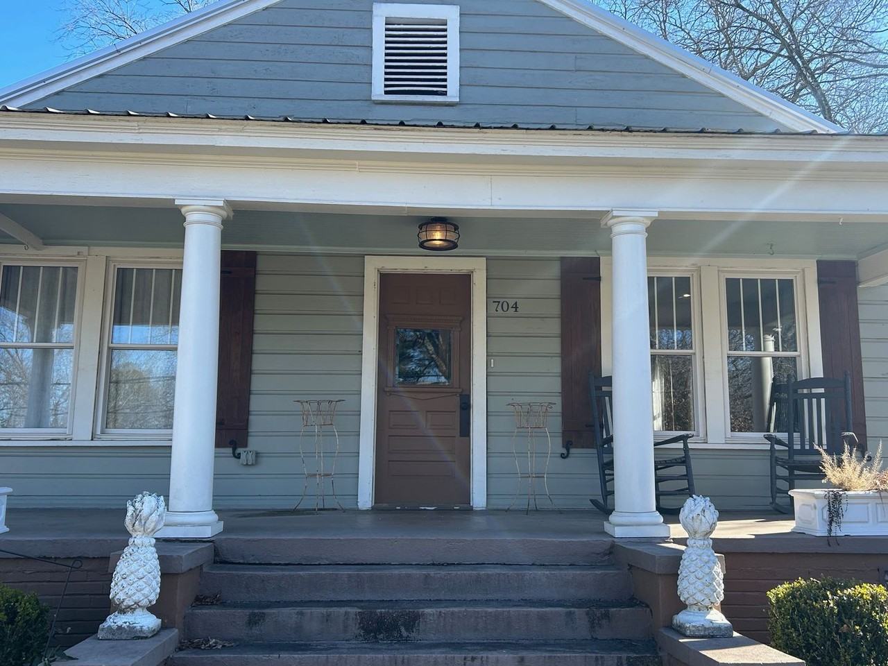 704 Barkley St Sw - Photo 2 of 20