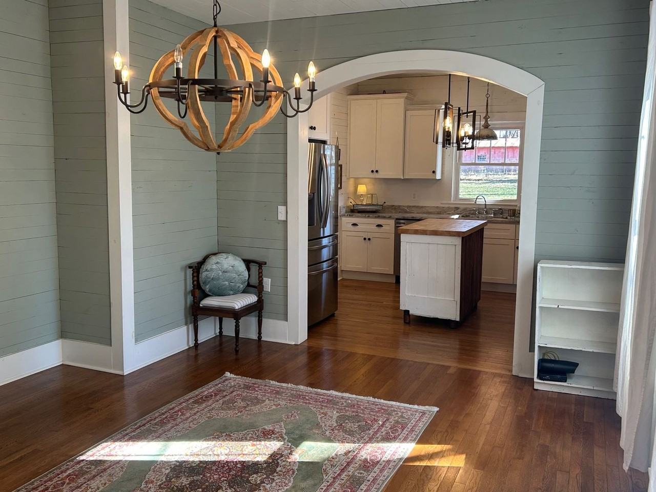 704 Barkley St Sw - Photo 3 of 20