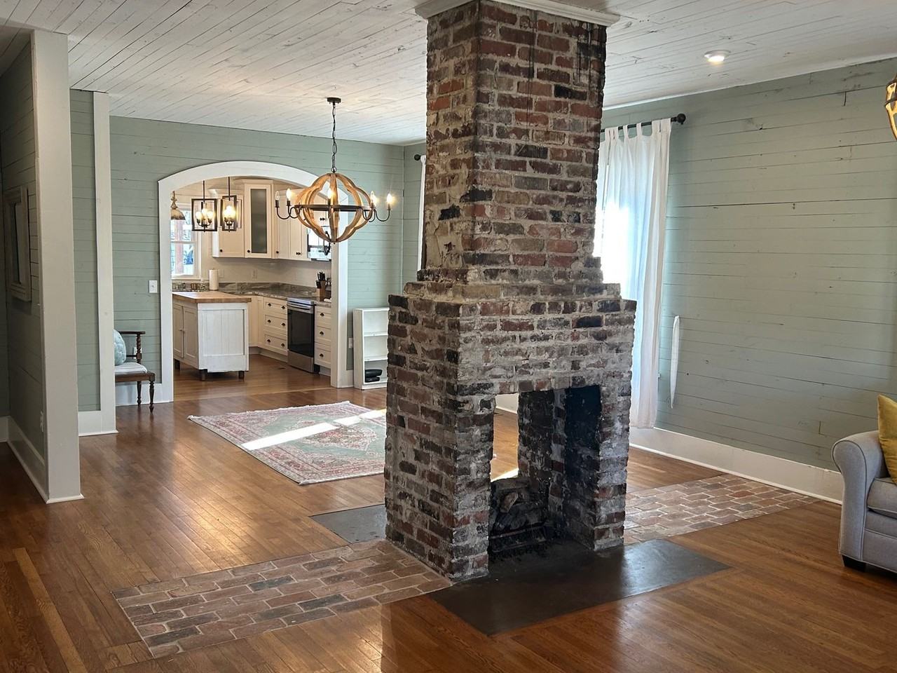 704 Barkley St Sw - Photo 7 of 20