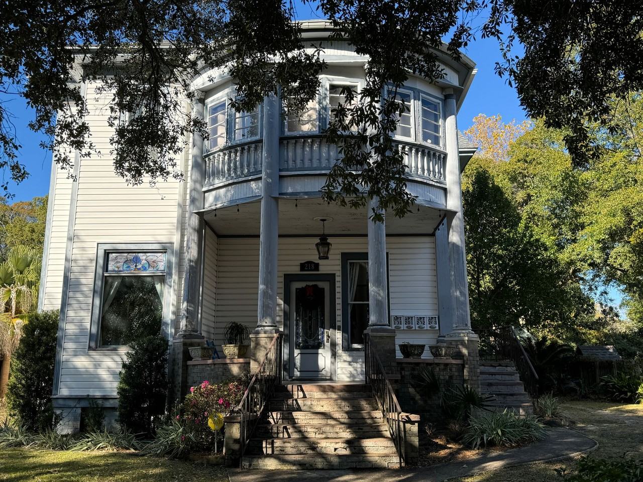 218 W De Soto St - Photo 2 of 12