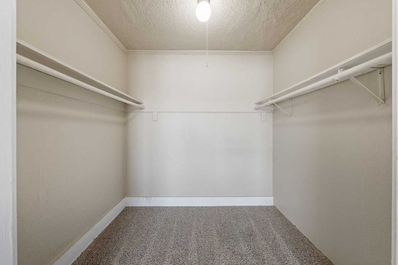 1019 Burwell Street - Photo 3 of 8