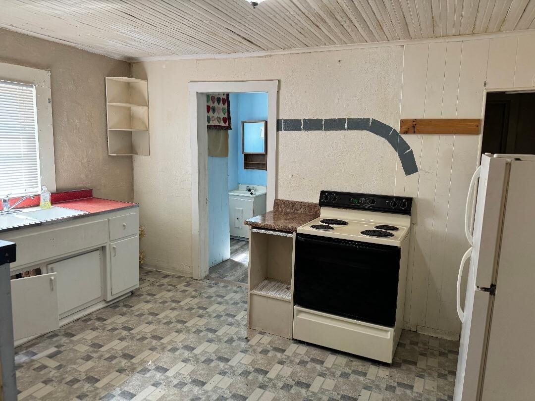 2337 B Falcon Drive - Photo 2 of 4