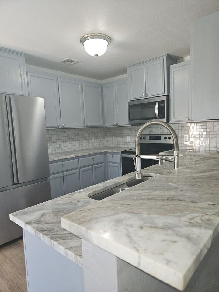 8501 North Phillips Avenue - Photo 3 of 11