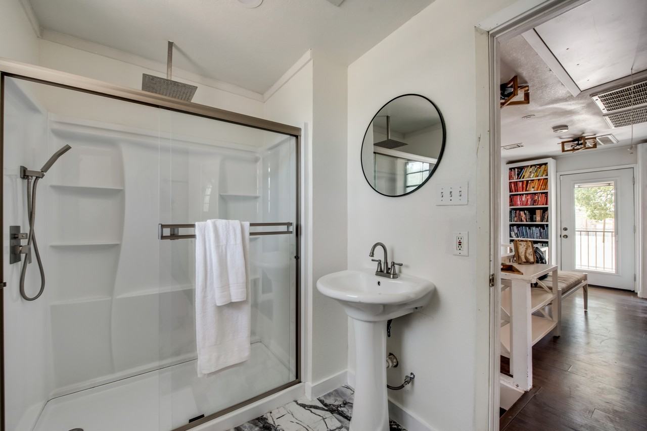 2320 Juniper Street - Photo 2 of 18