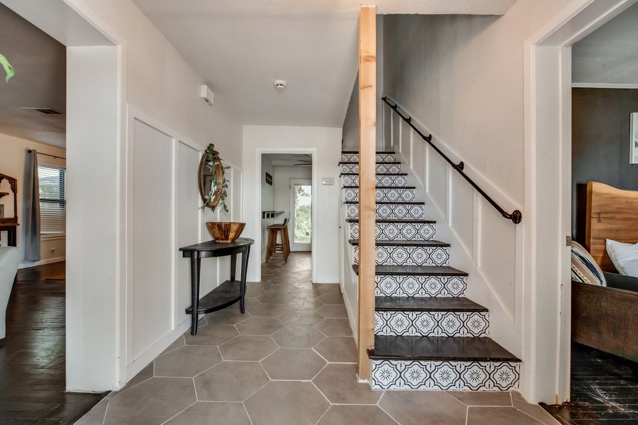 2320 Juniper Street - Photo 3 of 18