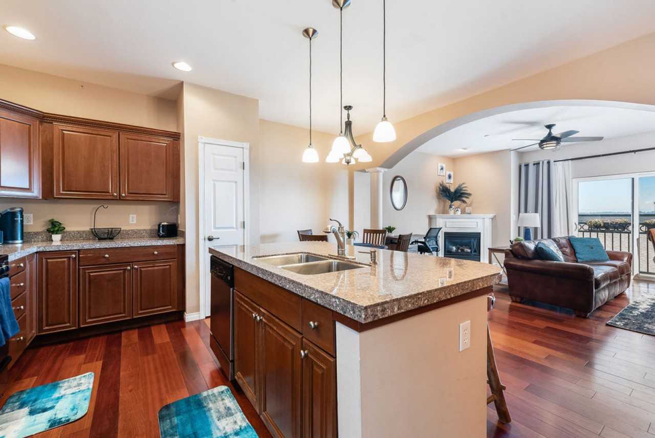 2107 South G Street #1046983P - Photo 3 of 39