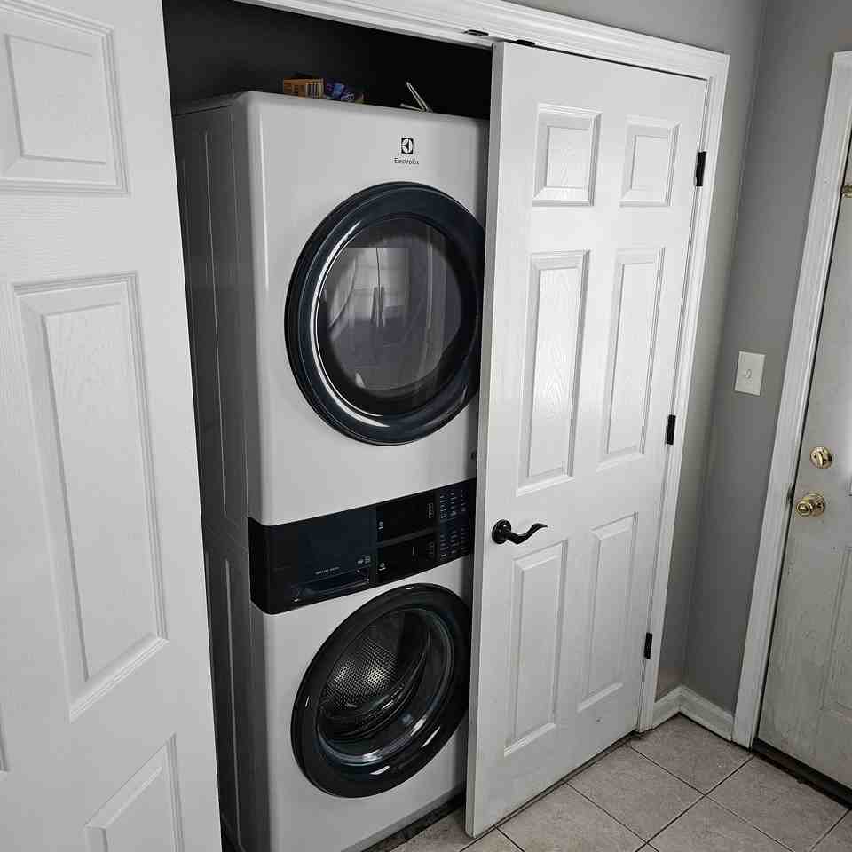 50 Montgomery St #50 - Photo 2 of 7