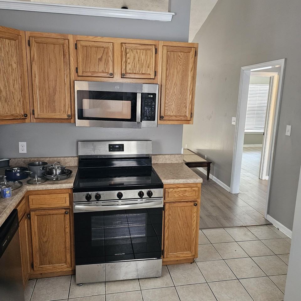 50 Montgomery St #50 - Photo 4 of 7