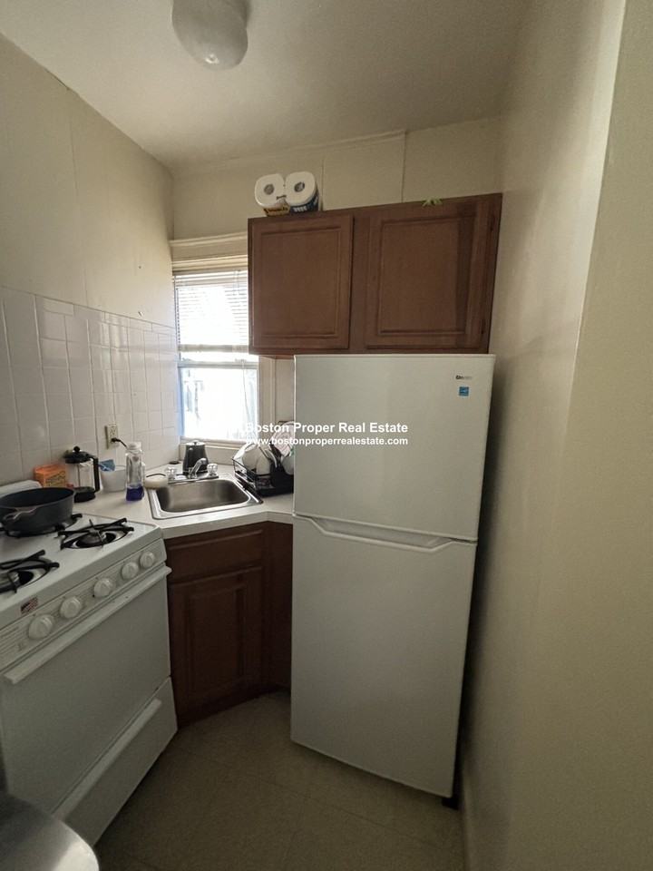 16 Westland Ave #210 - Photo 3 of 13