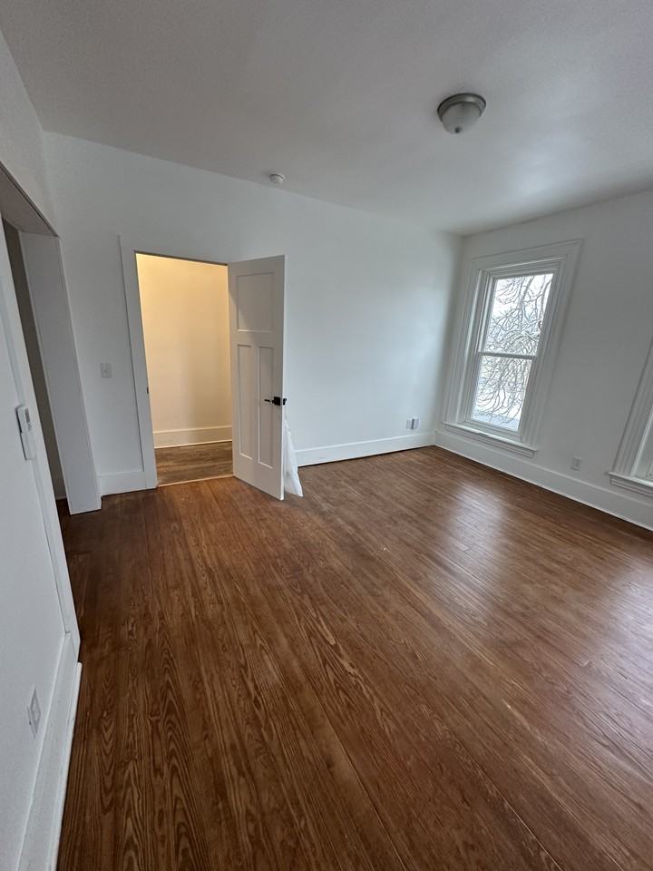 546 W Main St #3 - Photo 2 of 4