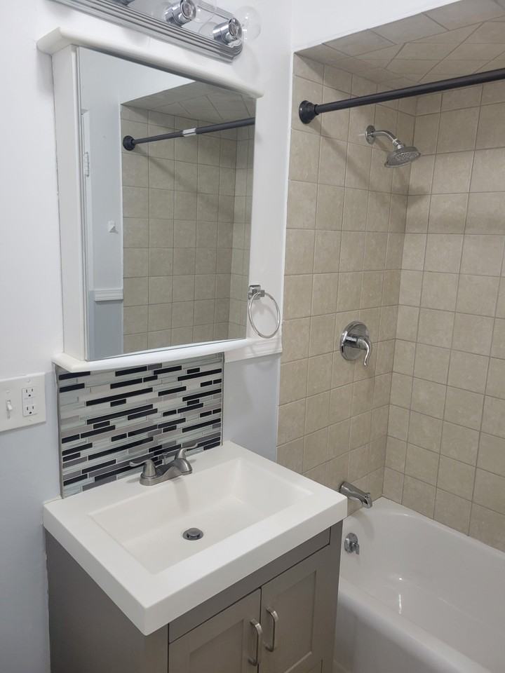 4660 Dobson St #1J - Photo 2 of 15