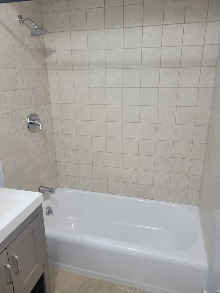 4660 Dobson St #1J - Photo 3 of 15