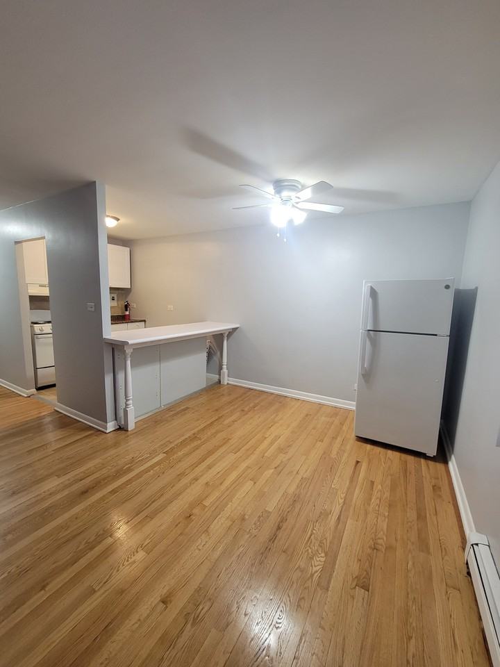 4660 Dobson St #1J - Photo 7 of 15