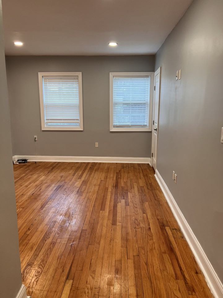 1012 48th St Ne #1 - Photo 3 of 10
