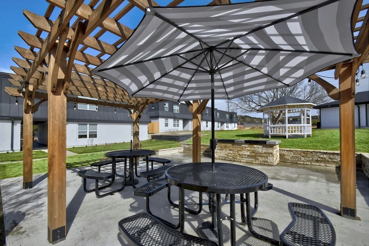 The LUX off Main - Photo 3 of 34