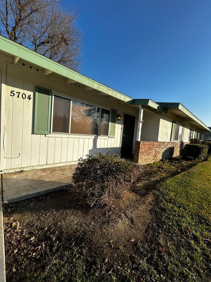 5704 Indian Wells Ave - Photo 2 of 24