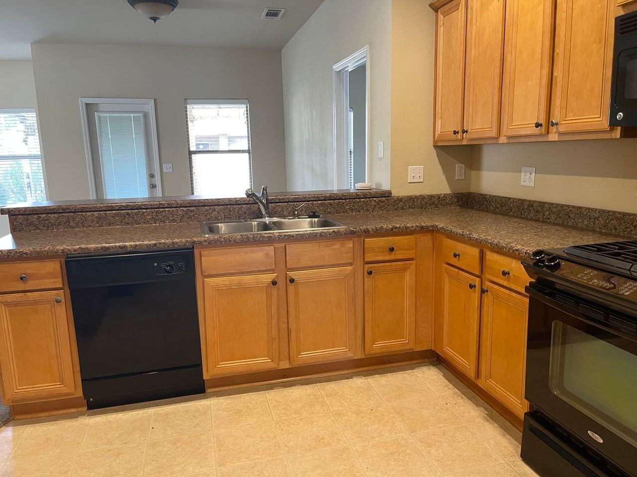 6716 Barnwood Dr - Photo 6 of 28