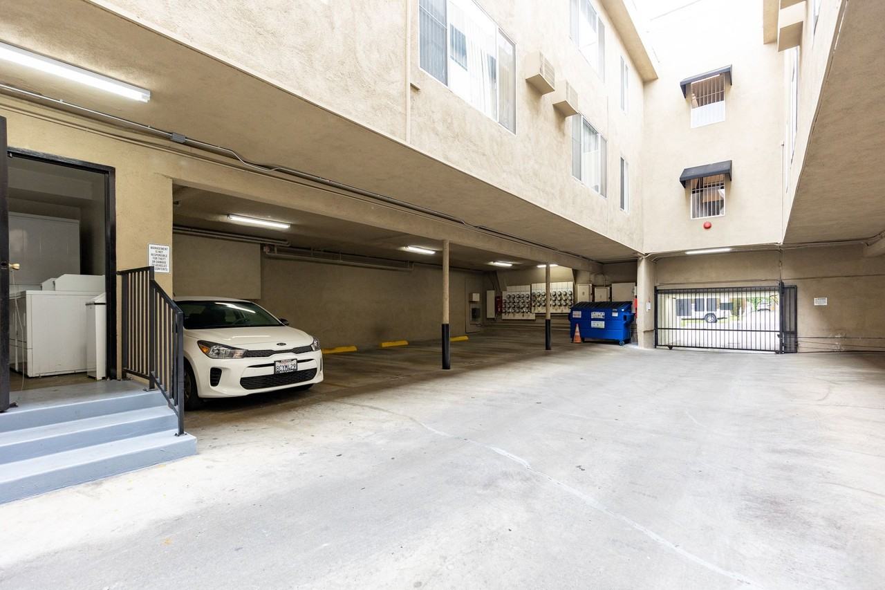 238 South Serrano Ave - Photo 5 of 7