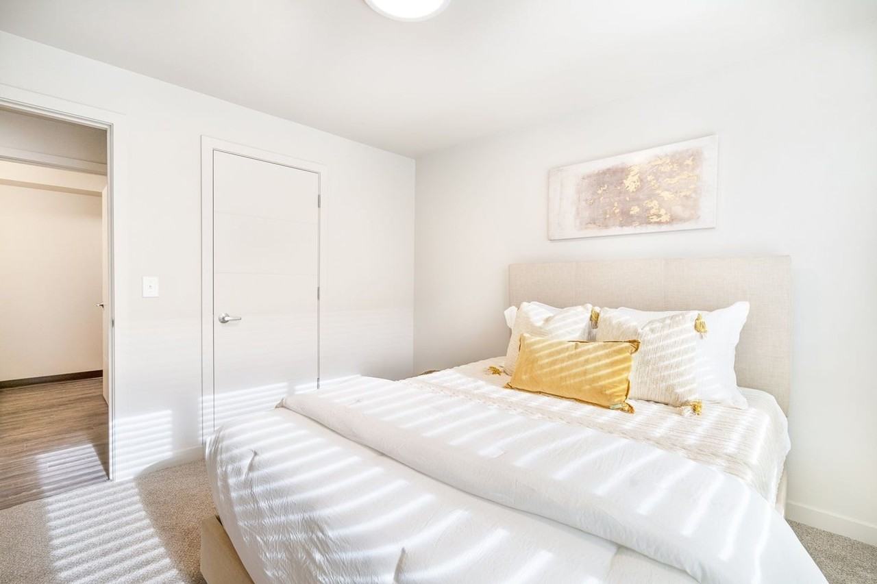 1650 NE Market Drive - Photo 2 of 7