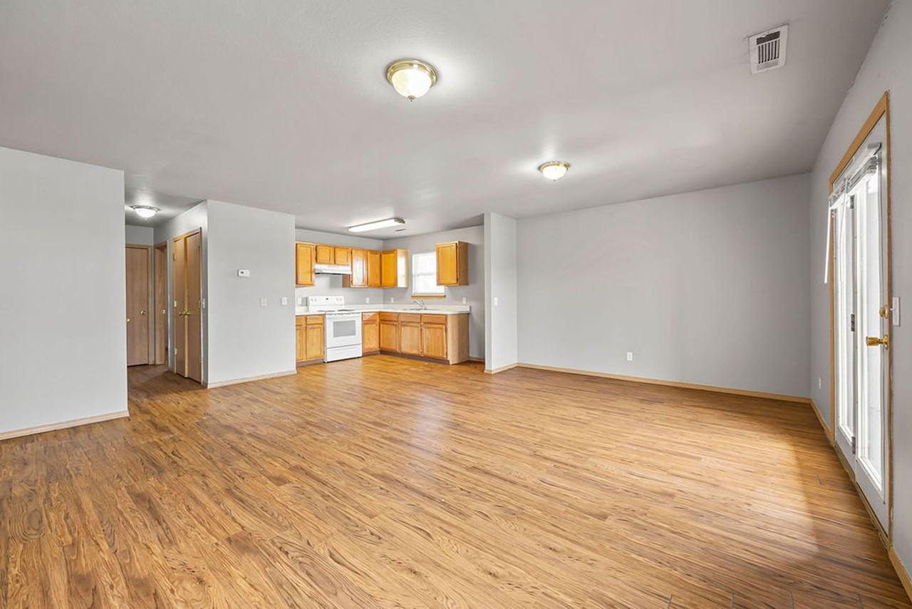 Nice Apartment Close to Downtown Springdale - Photo 3 of 15