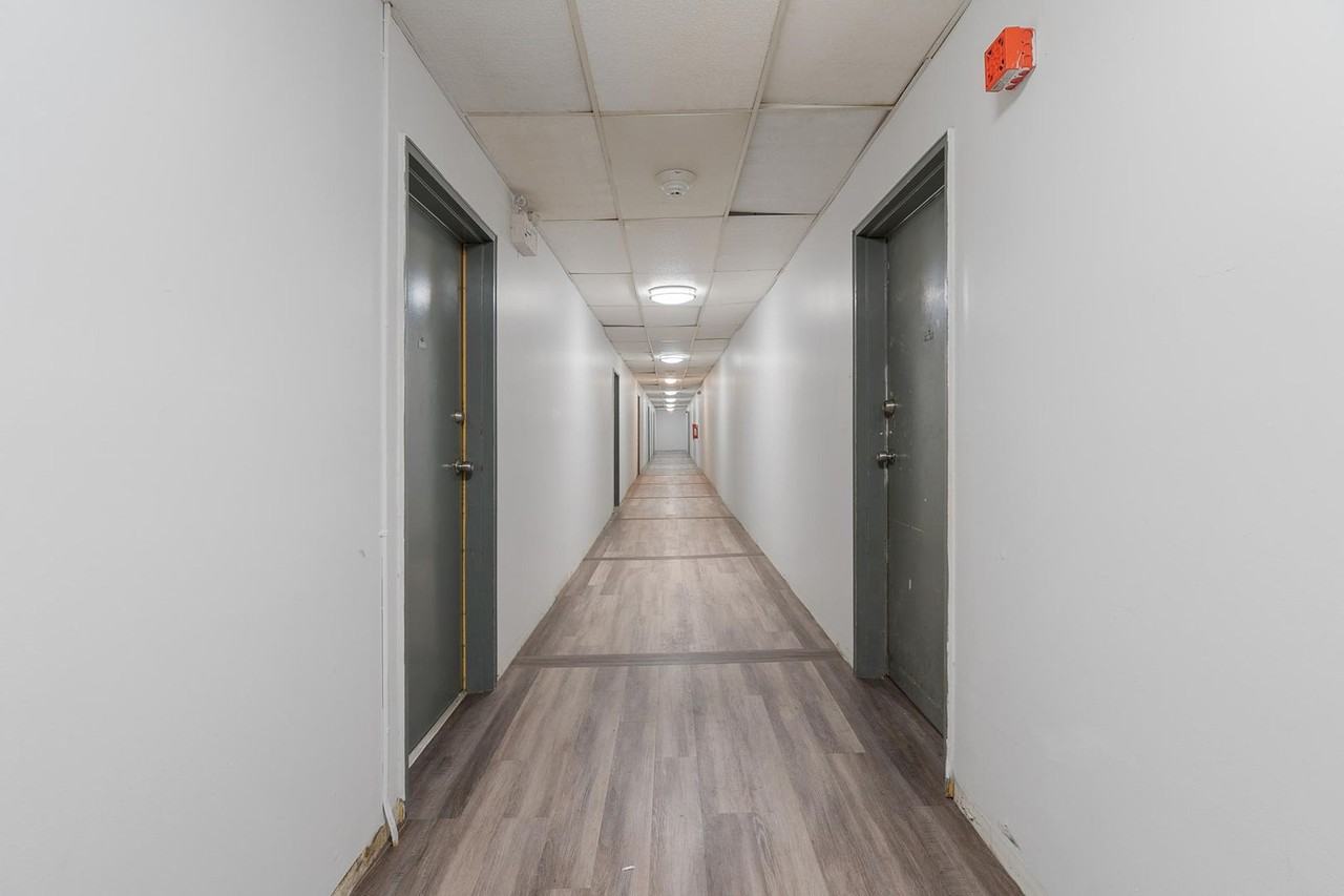 Railroad Manor - Photo 4 of 14