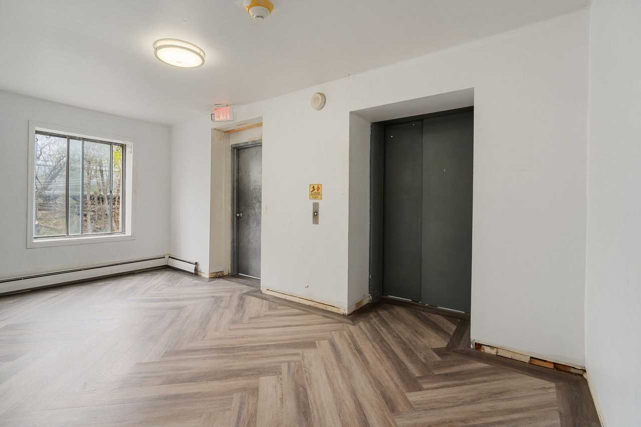 Railroad Manor - Photo 5 of 14