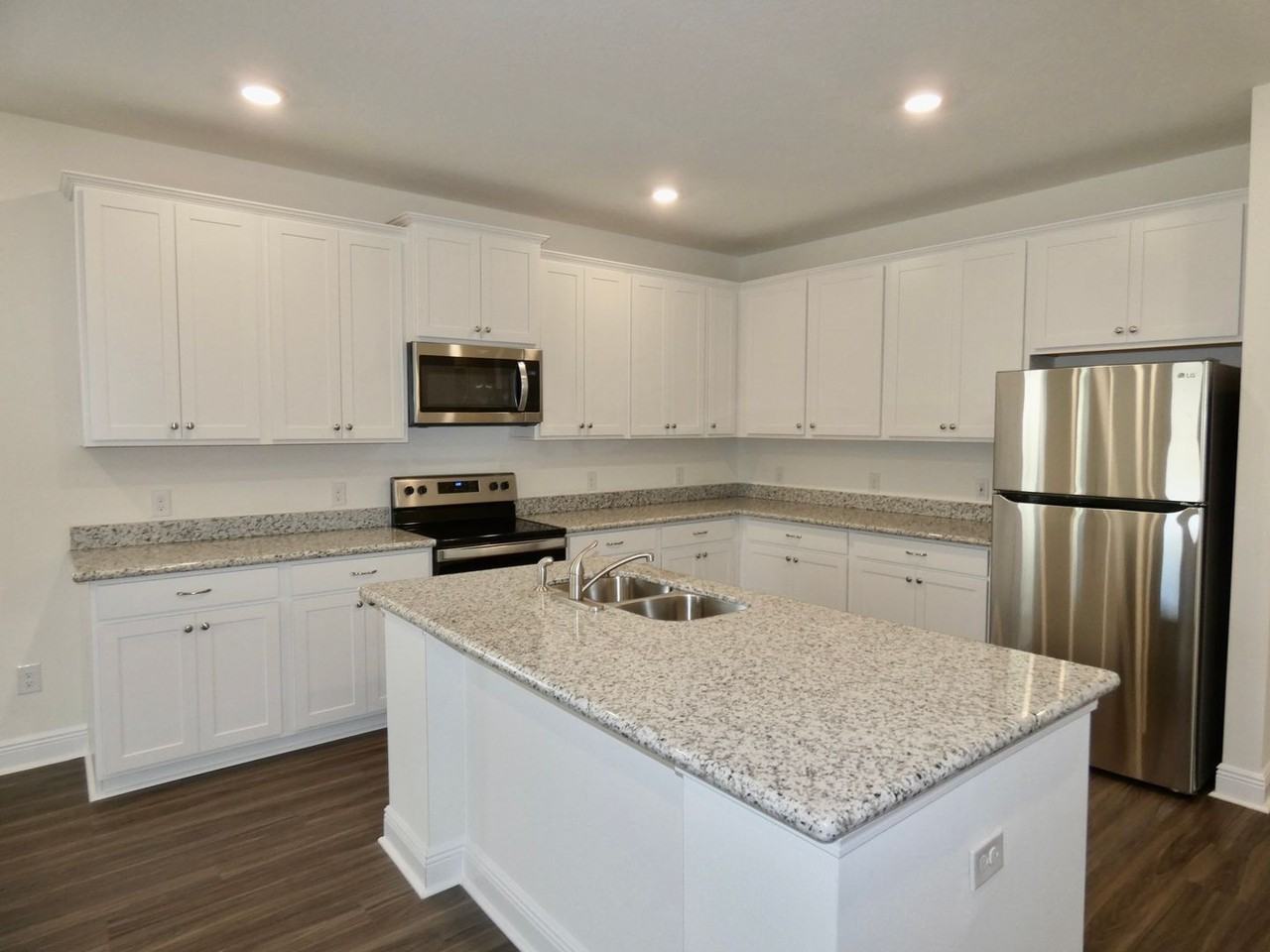 4721 Majestic Palm St - Photo 6 of 24
