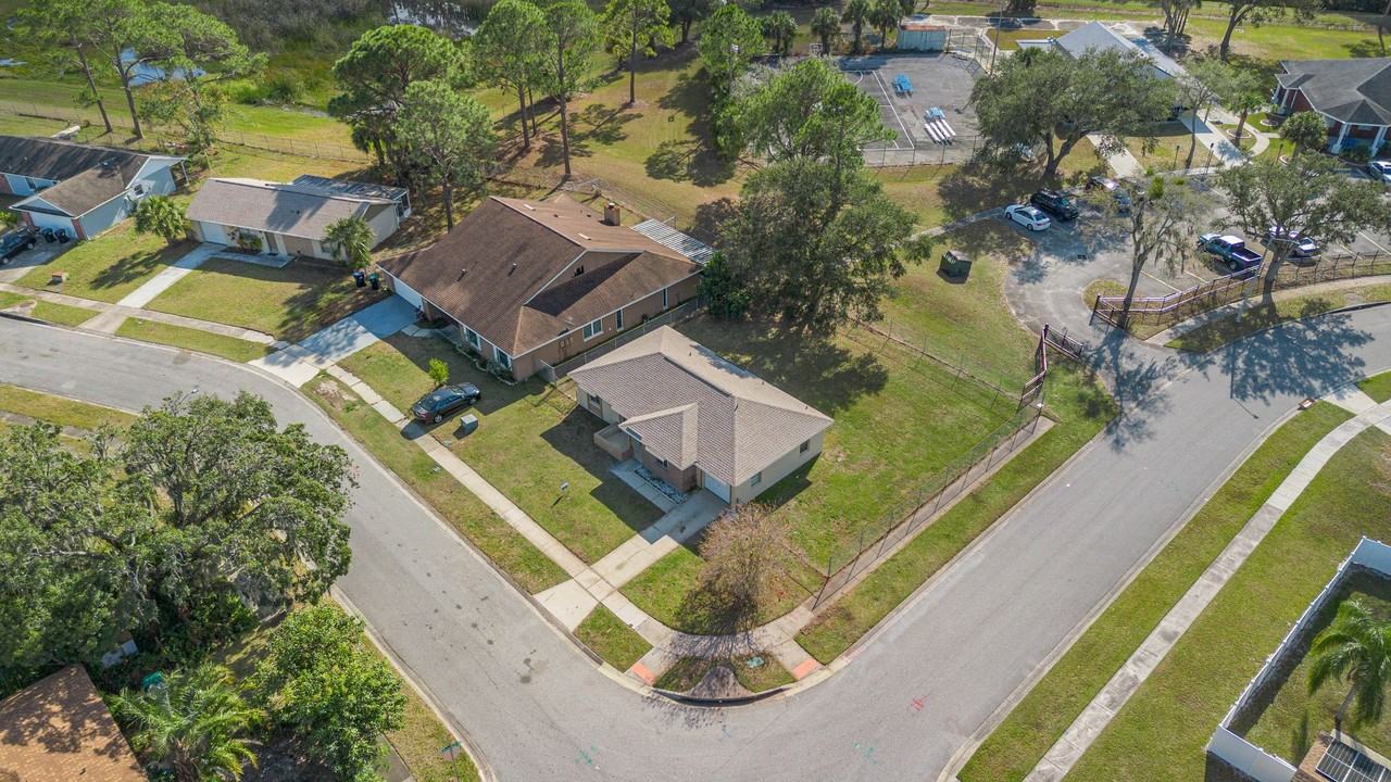 12200 Connecticut Woods Ct - Photo 2 of 34