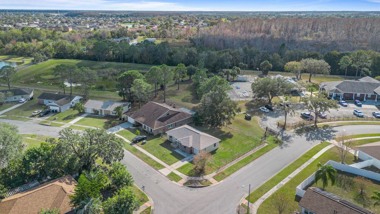 12200 Connecticut Woods Ct - Photo 3 of 34