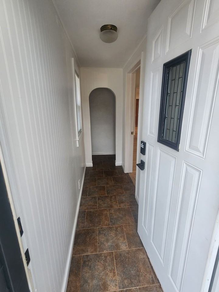 1942 Red Dale Dr - Photo 4 of 22