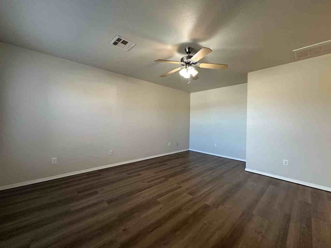 9604 Sw 17th St - Photo 5 of 45