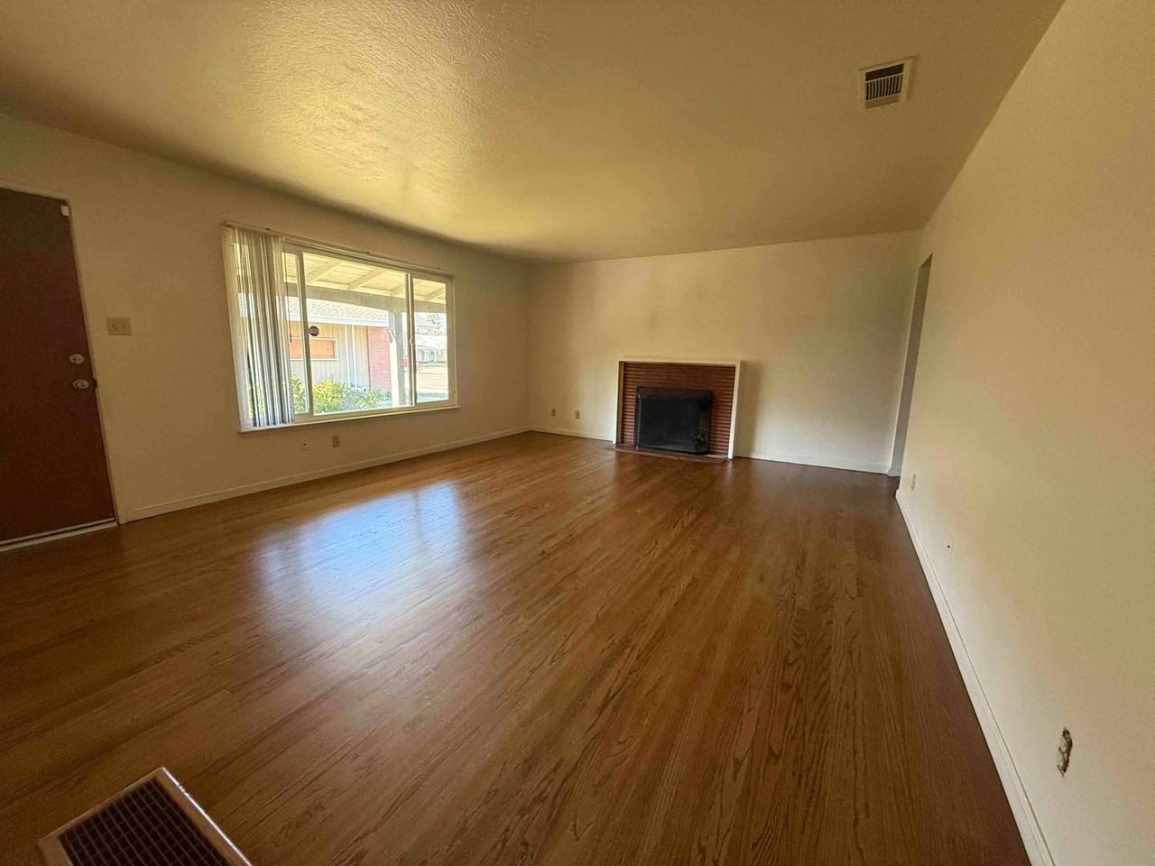 3910 El Camino Ave - Photo 3 of 14