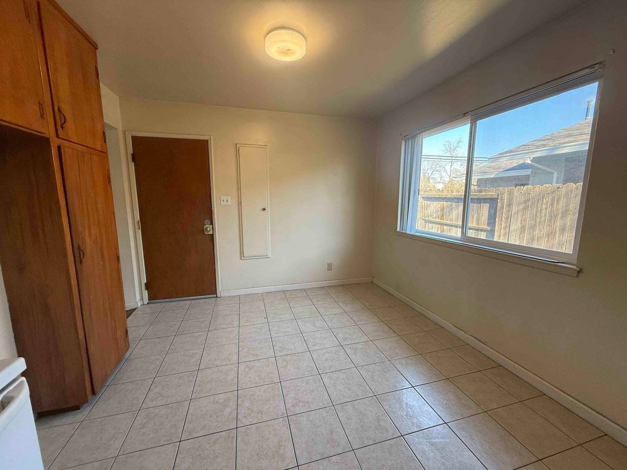 3910 El Camino Ave - Photo 6 of 14