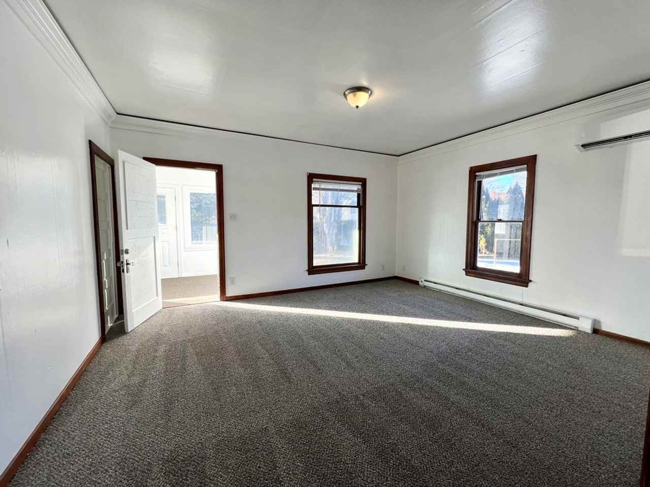 610 S Pine St - Photo 7 of 36