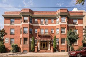 featured image of 305 Bellevue Ave E