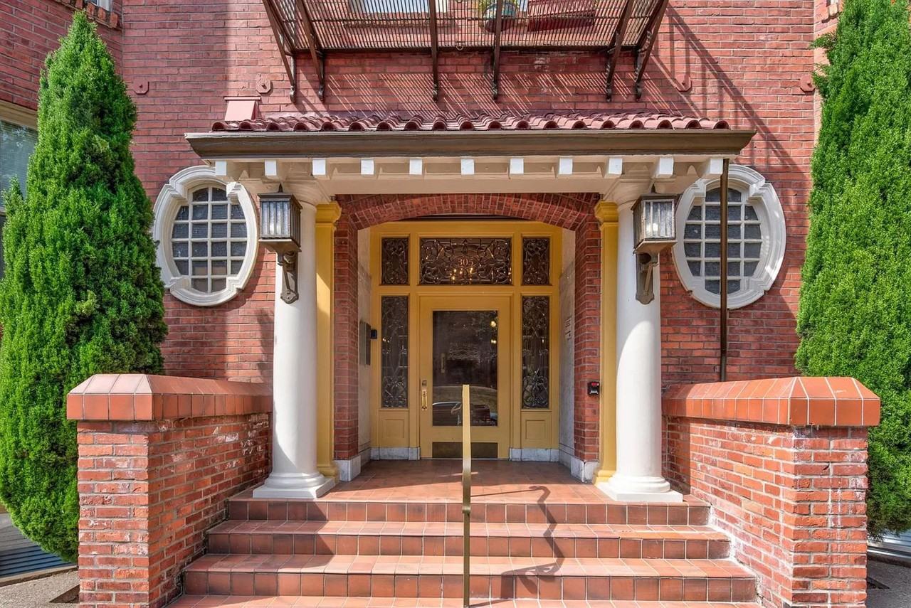 The New Carroll Apartments - Photo 3 of 19