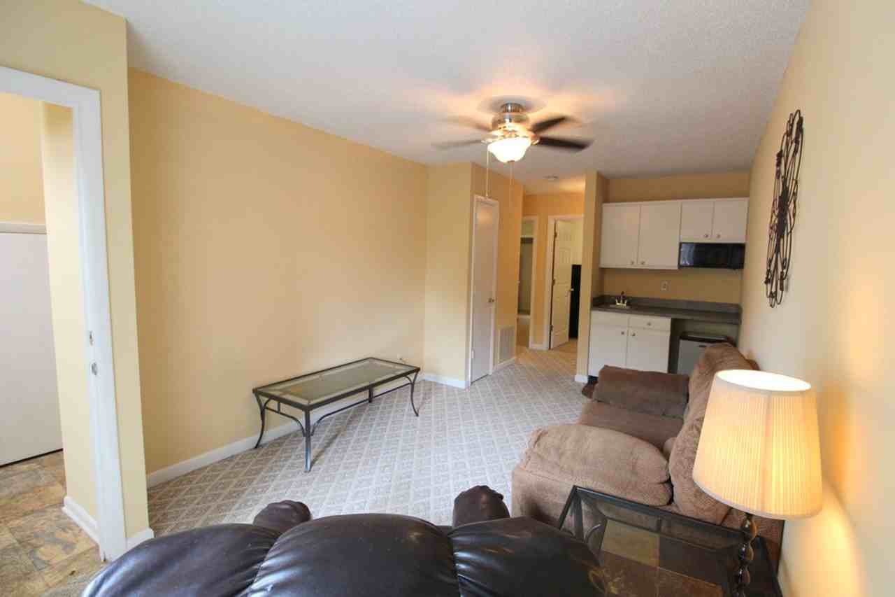 1352 Bradley Dr - Photo 6 of 24