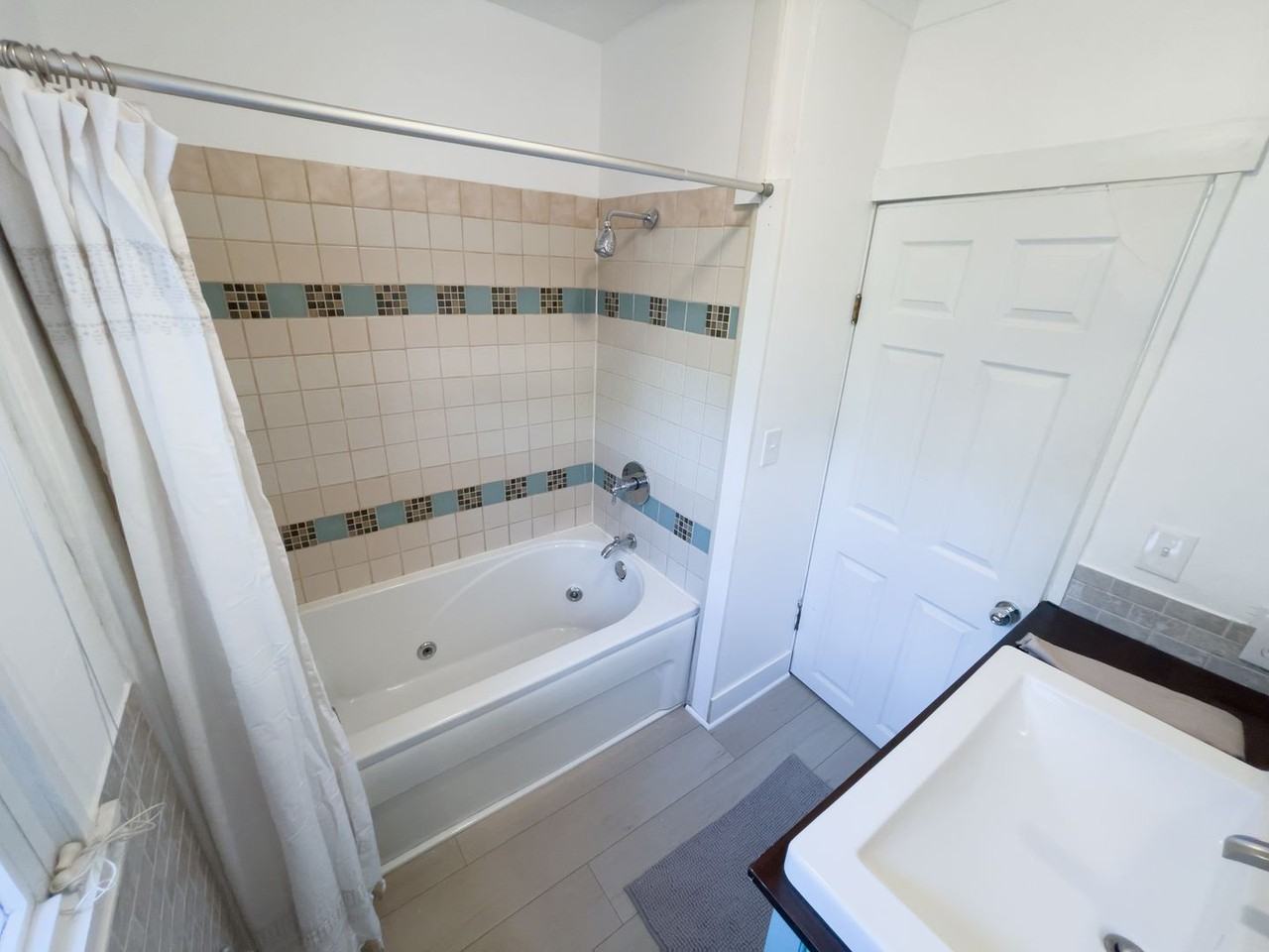 3089 Sunnyside St - Photo 6 of 38