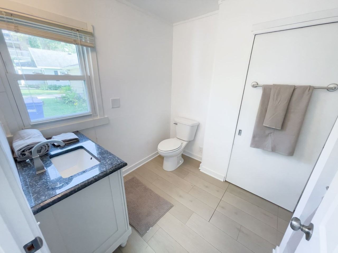 3089 Sunnyside St - Photo 7 of 38