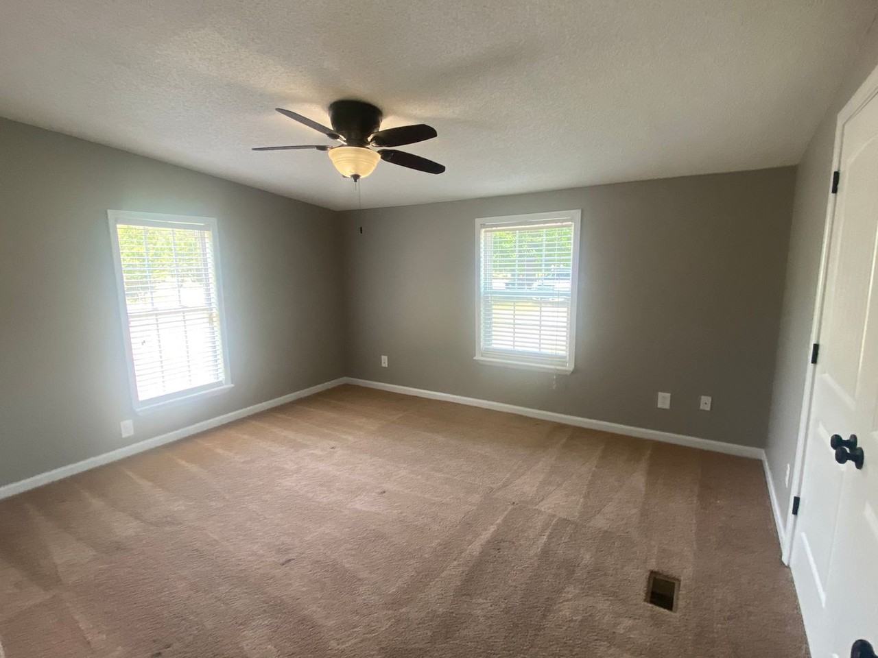 2727 Pinecrest Dr - Photo 4 of 19