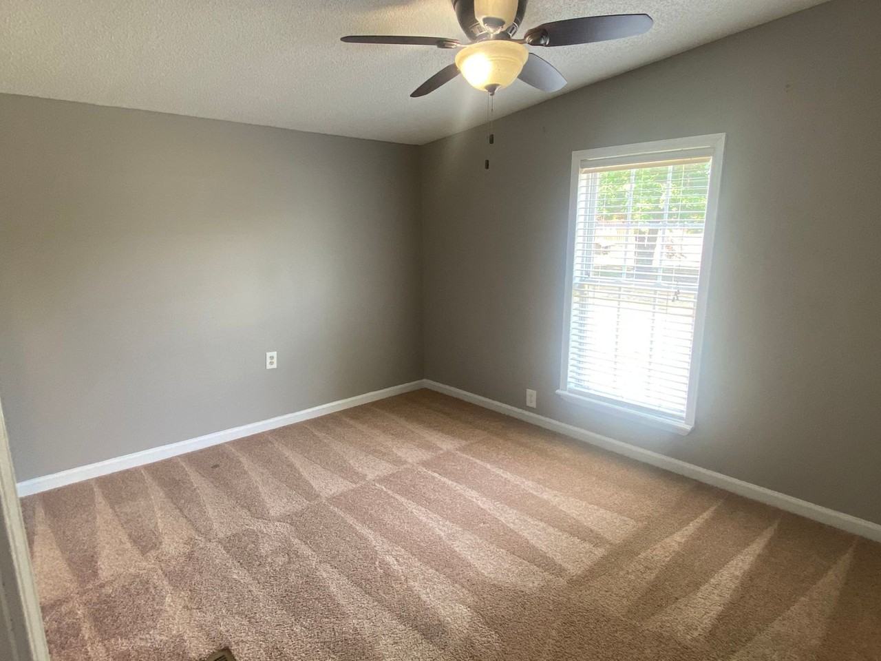 2727 Pinecrest Dr - Photo 5 of 19